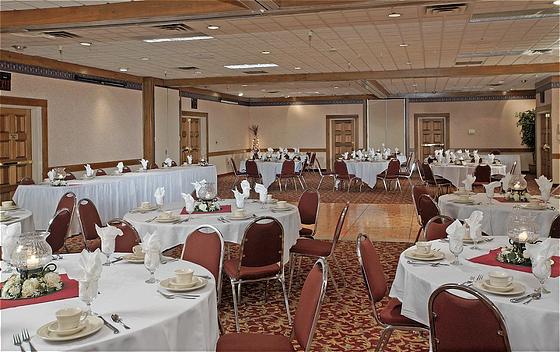 Holiday Lodge Hotel Oak Hill Restaurant photo